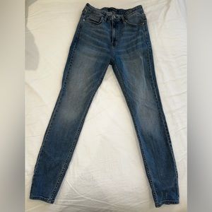 Calvin Klein CKJ 010 High-rise Skinny Fit Jeans
